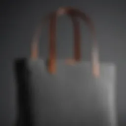 Elegant design of the Bellroy Tokyo Tote Compact showcasing its sleek lines.